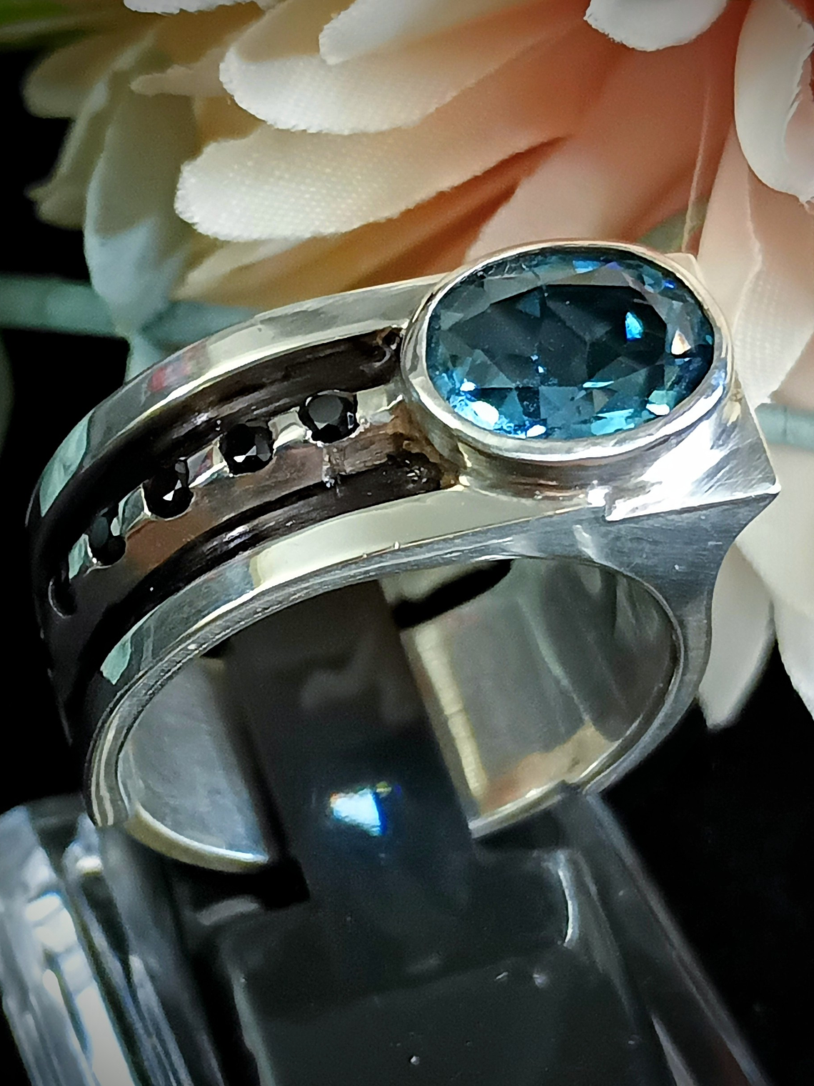 3ct Steely London Blue topaz and black spinel Unisex ring - Sz9 - Sterling 10
