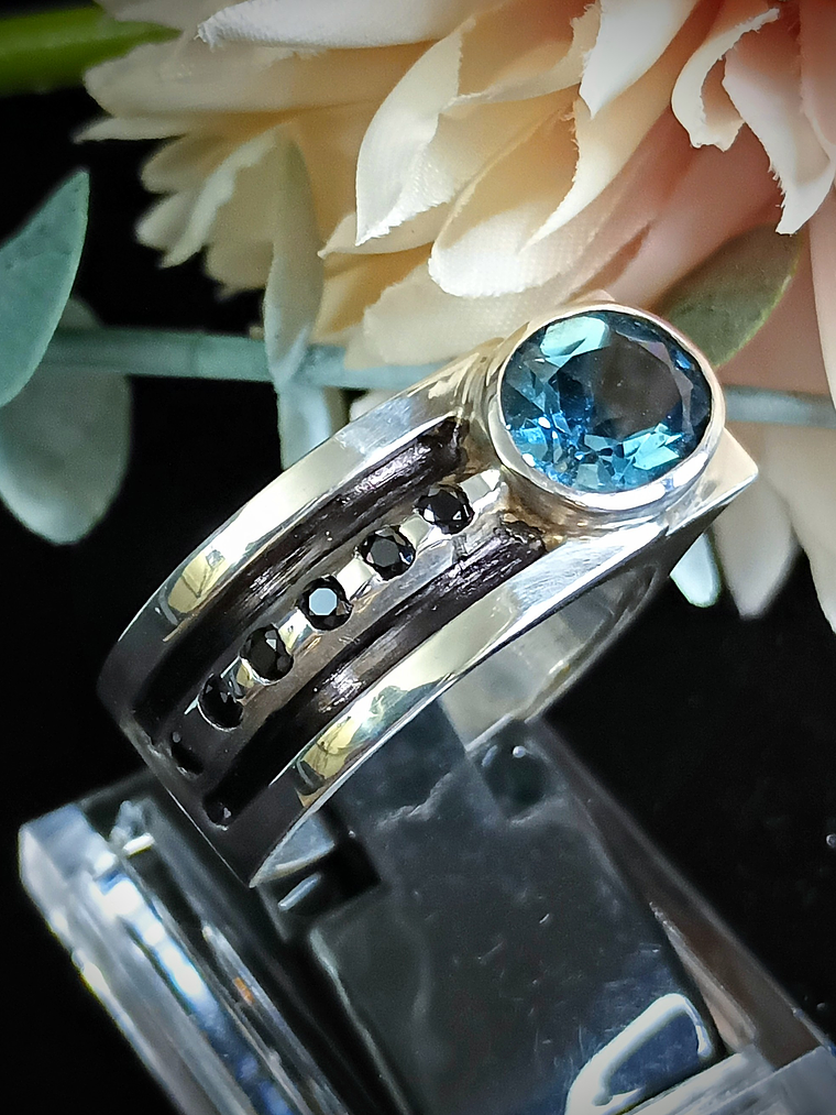 3ct Steely London Blue topaz and black spinel Unisex ring - Sz9 - Sterling 12