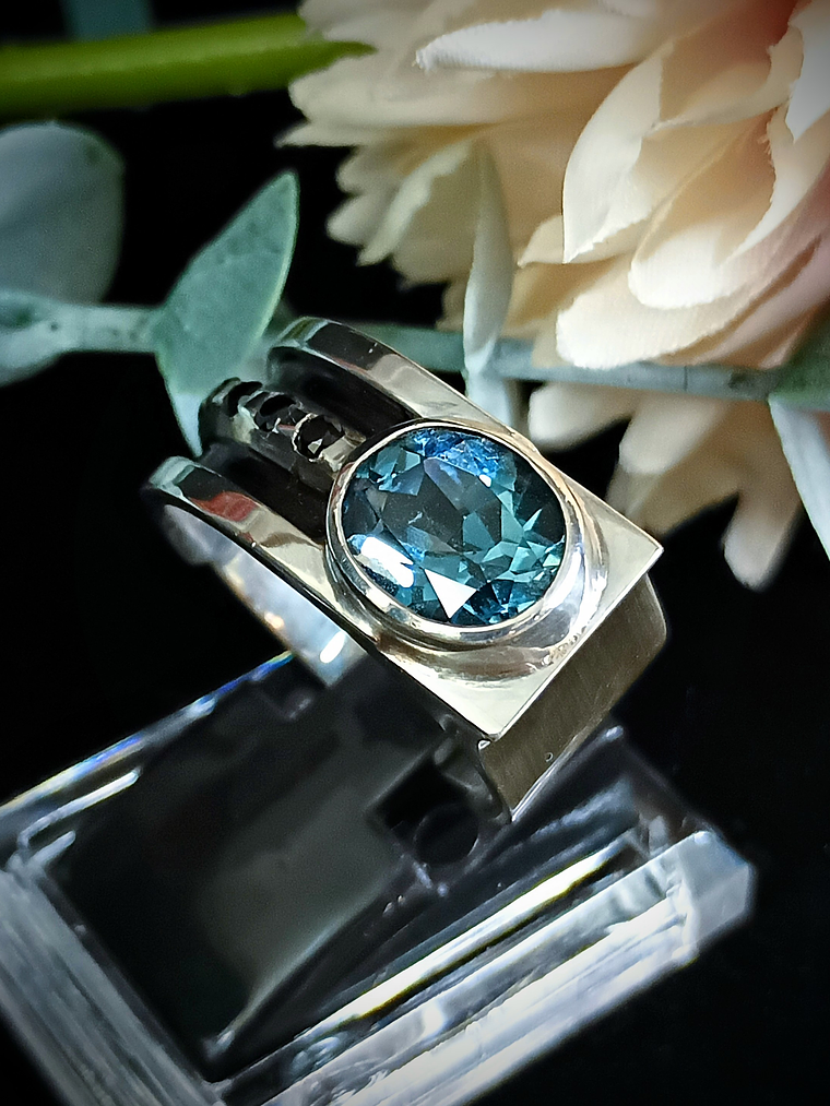 3ct Steely London Blue topaz and black spinel Unisex ring - Sz9 - Sterling 13