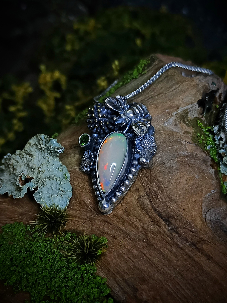 MTO - Sterling Honey bee necklace with Welo Opal, Chrome diopside - Sterling 3