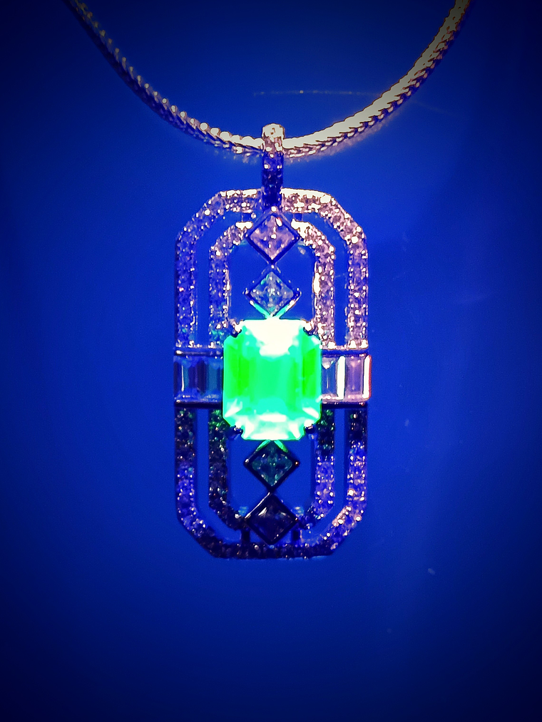 RTS ☢  Art Deco inspired Emerald cut Apple green uranium glass pendant - Sterling 2
