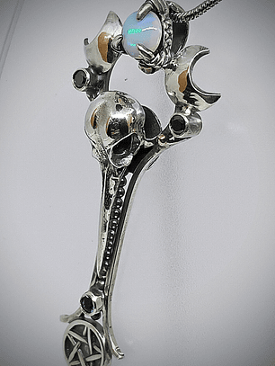 Hummingbird skull & Pentagram key pendant 