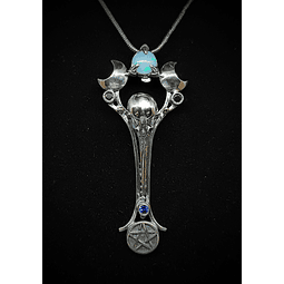 Hummingbird skull & Pentagram key pendant 