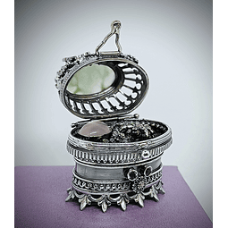 Polly Pocket, jumping spider silver box