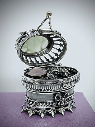 Polly Pocket, jumping spider silver box