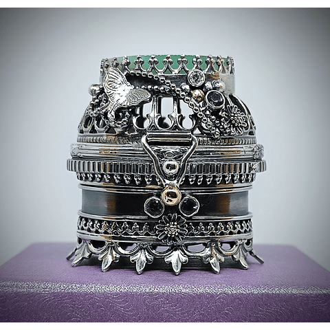 Polly Pocket, jumping spider silver box