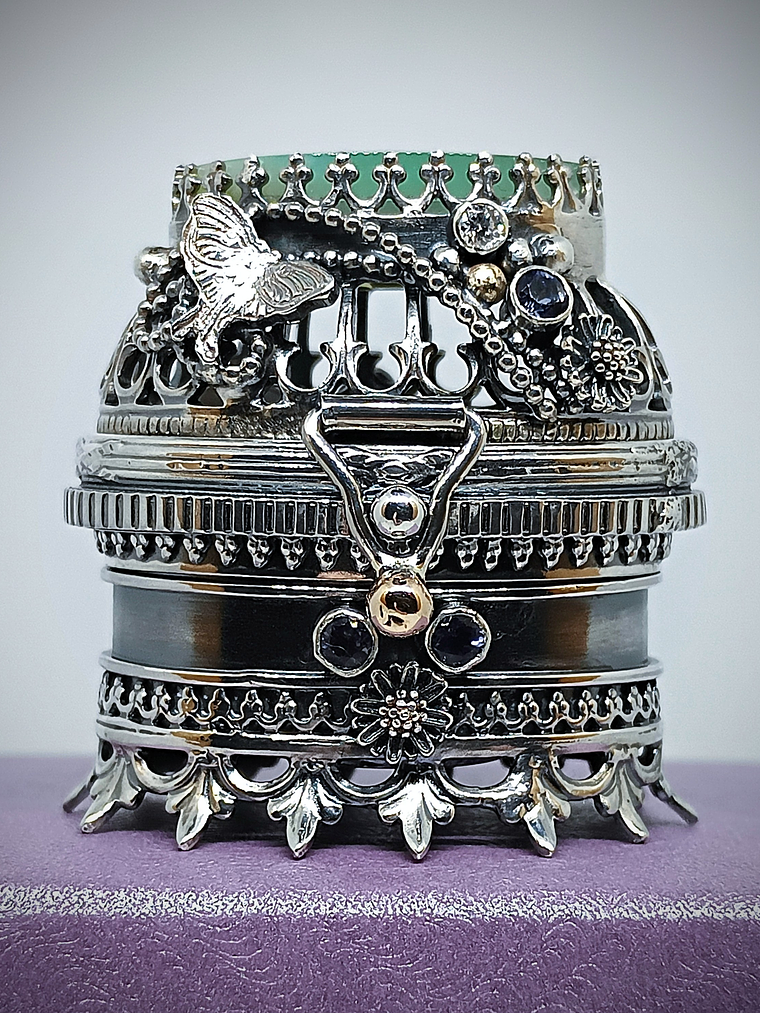 Polly Pocket, jumping spider silver box 12