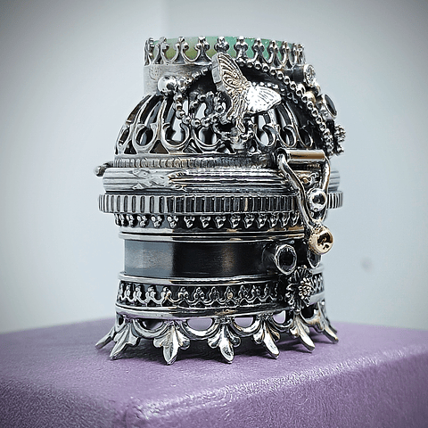 Polly Pocket, jumping spider silver box