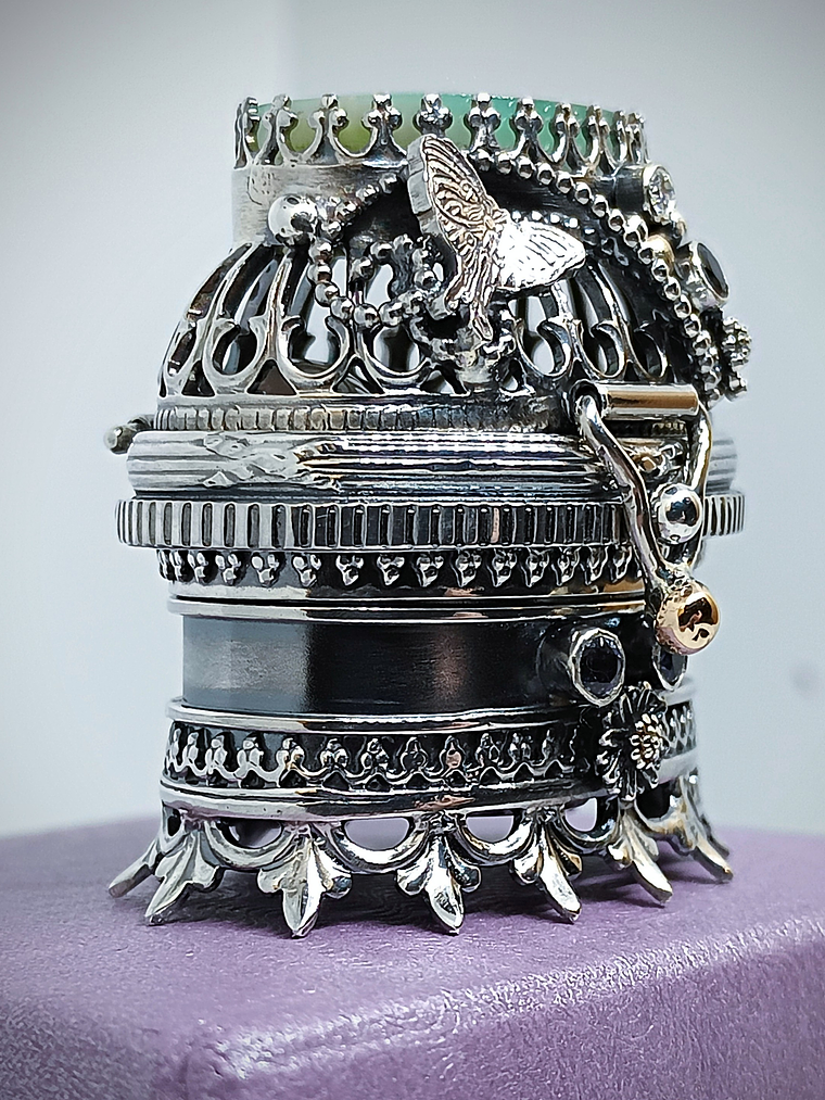 Polly Pocket, jumping spider silver box 5