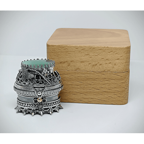 Polly Pocket, jumping spider silver box