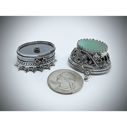 Polly Pocket, jumping spider silver box