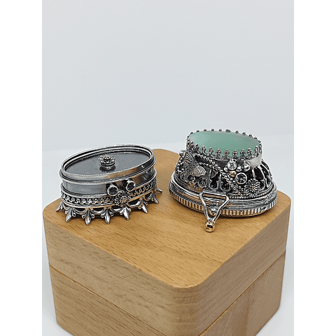 Polly Pocket, jumping spider silver box