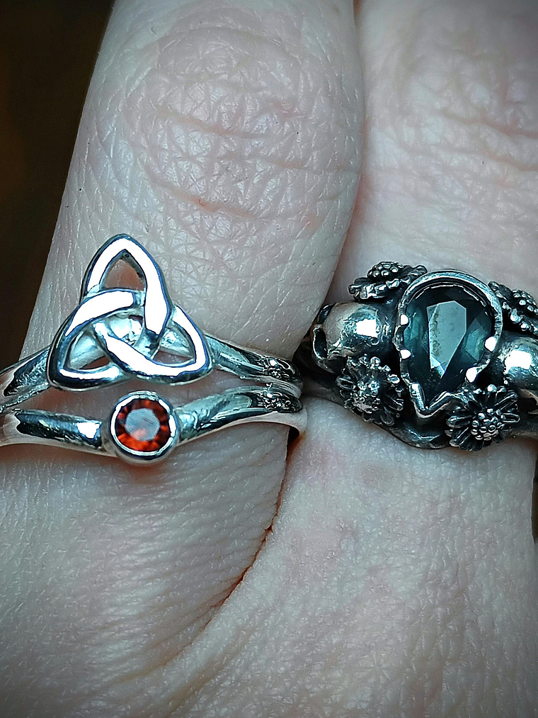 Celtic knot - Witches knot triquetra split ring 5
