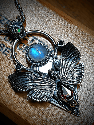 Fabulous, engraved death-heads Hawk moth, moonstone, garnet and opal - Sterling