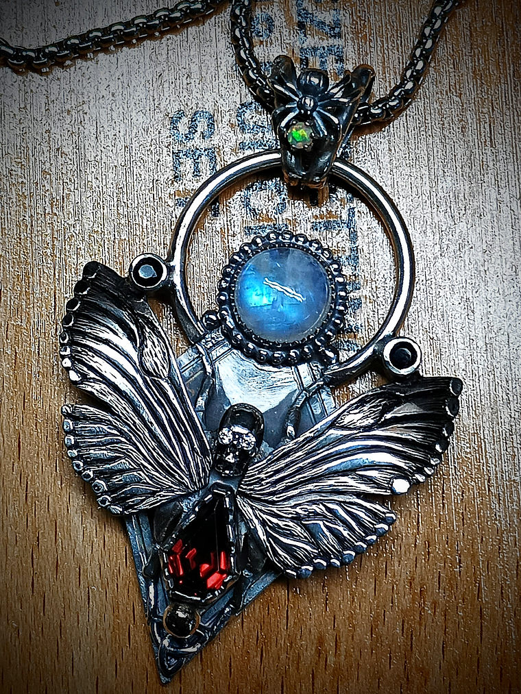 Fabulous, engraved death-heads Hawk moth, moonstone, garnet and opal - Sterling 1