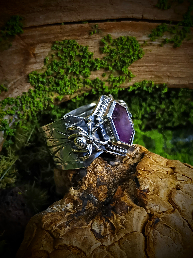 MTO - Hand engraved Ruby slice, engraved spiderweb ring - Sterling 10