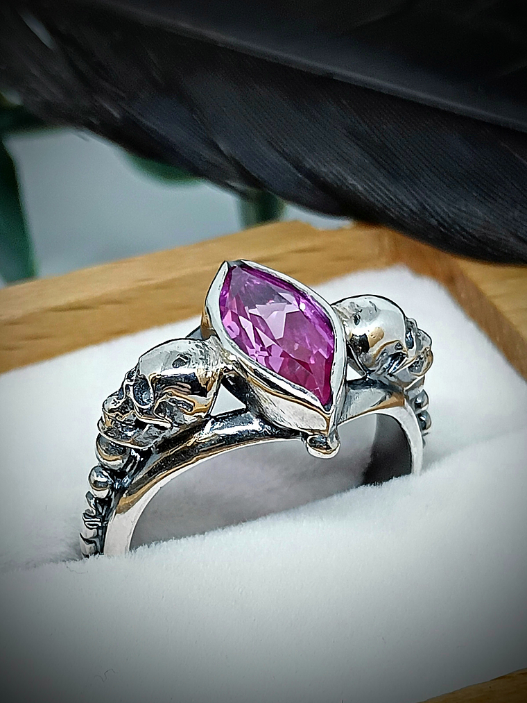 Sz 7.5 - Gothic Skulls, Pink Sapphire ring - Sterling 3