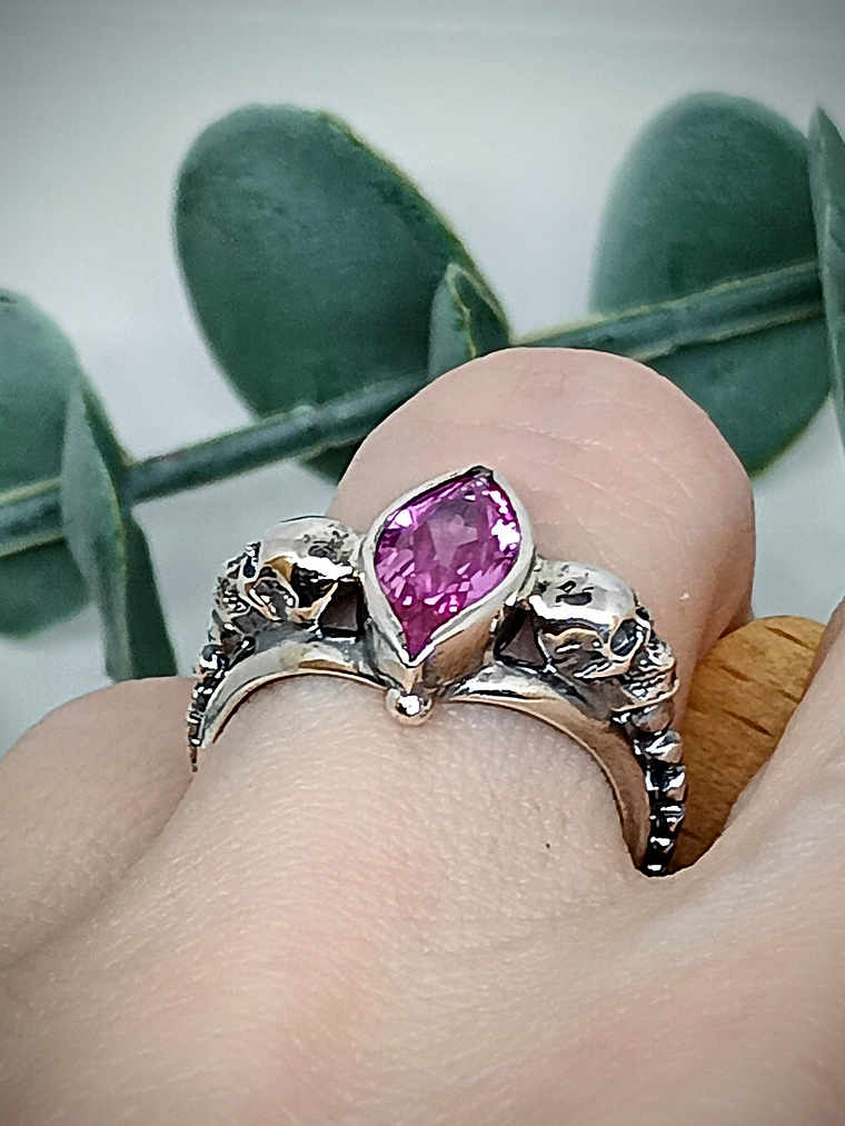 Sz 7.5 - Gothic Skulls, Pink Sapphire ring - Sterling 5