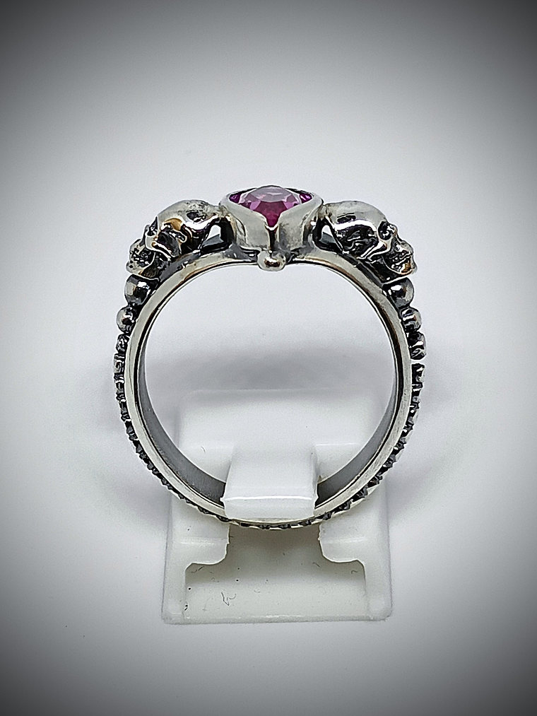 Sz 7.5 - Gothic Skulls, Pink Sapphire ring - Sterling 4