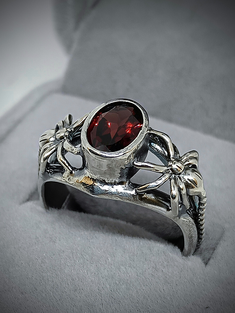RTS - Gothic spider ring with Mozambique blood red garnet - Sterling 1
