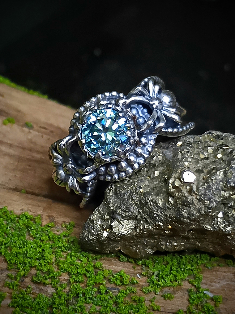 1ct blue moisonite spider ring 4