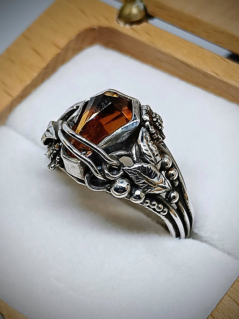 Coffin cut garnet ring 7