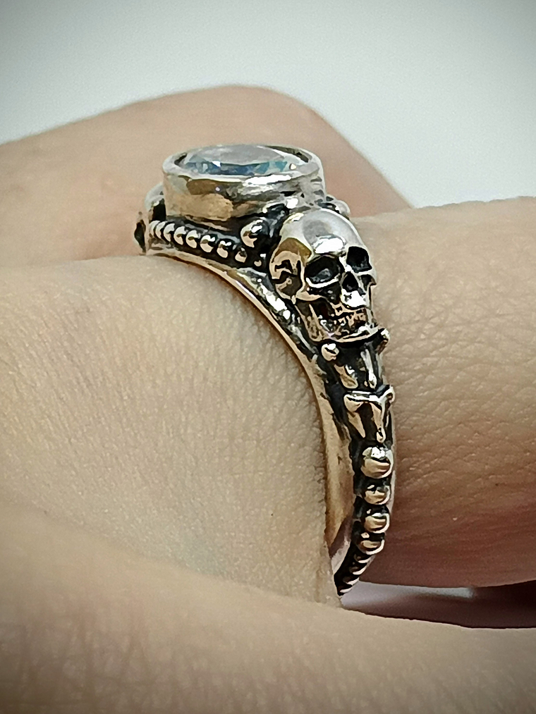 Gothic skulls and Madagascar rainbow moonstone ring - sz 7.25 - Sterling - 5