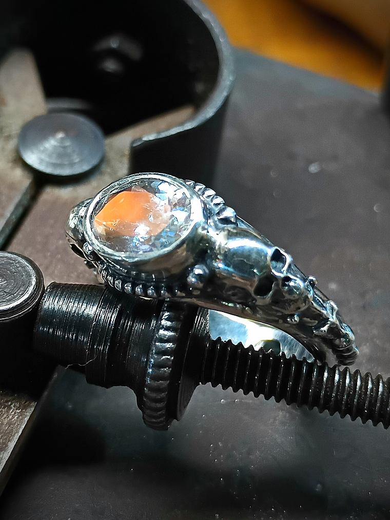 Gothic skulls and Madagascar rainbow moonstone ring - sz 7.25 - Sterling - 7