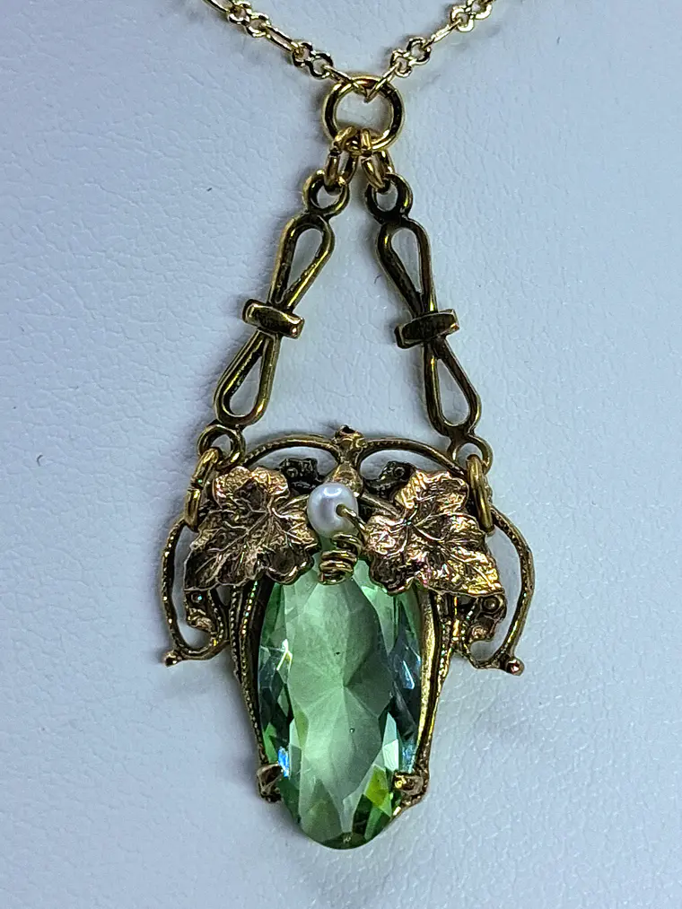 Art Deco inspired, vintage Uranium glass necklace #BN006 2