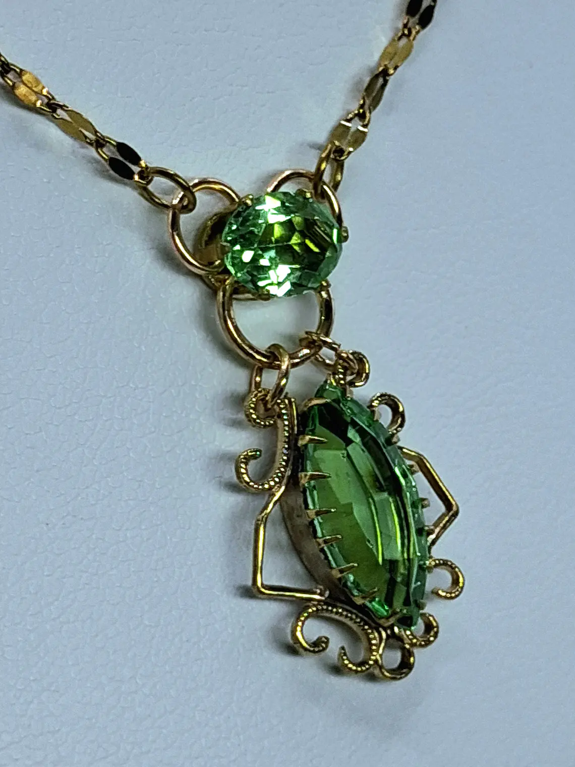 Vintage inspired, delicate Peridot green Uranium glass necklace  #Bn009 3