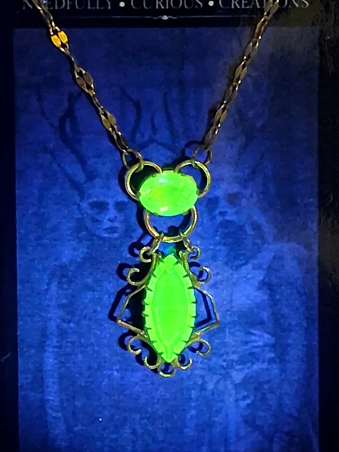Vintage inspired, delicate Peridot green Uranium glass necklace  #Bn009 5