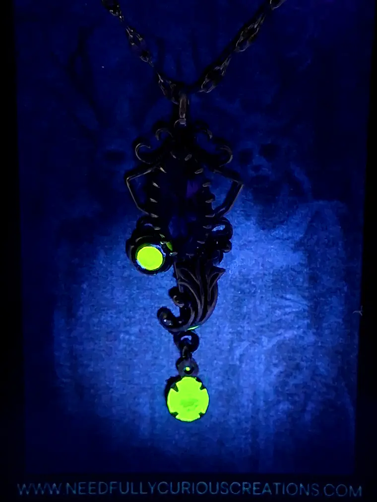 Stunning natural Amethyst with Pink & Green Uranium glass #Bp012 5