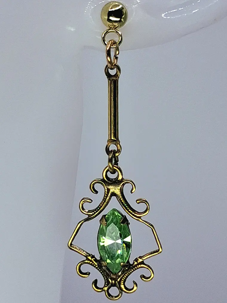 Victorian inspired, 14k gold-plated Peridot green ☢ UG earrings #be024 2