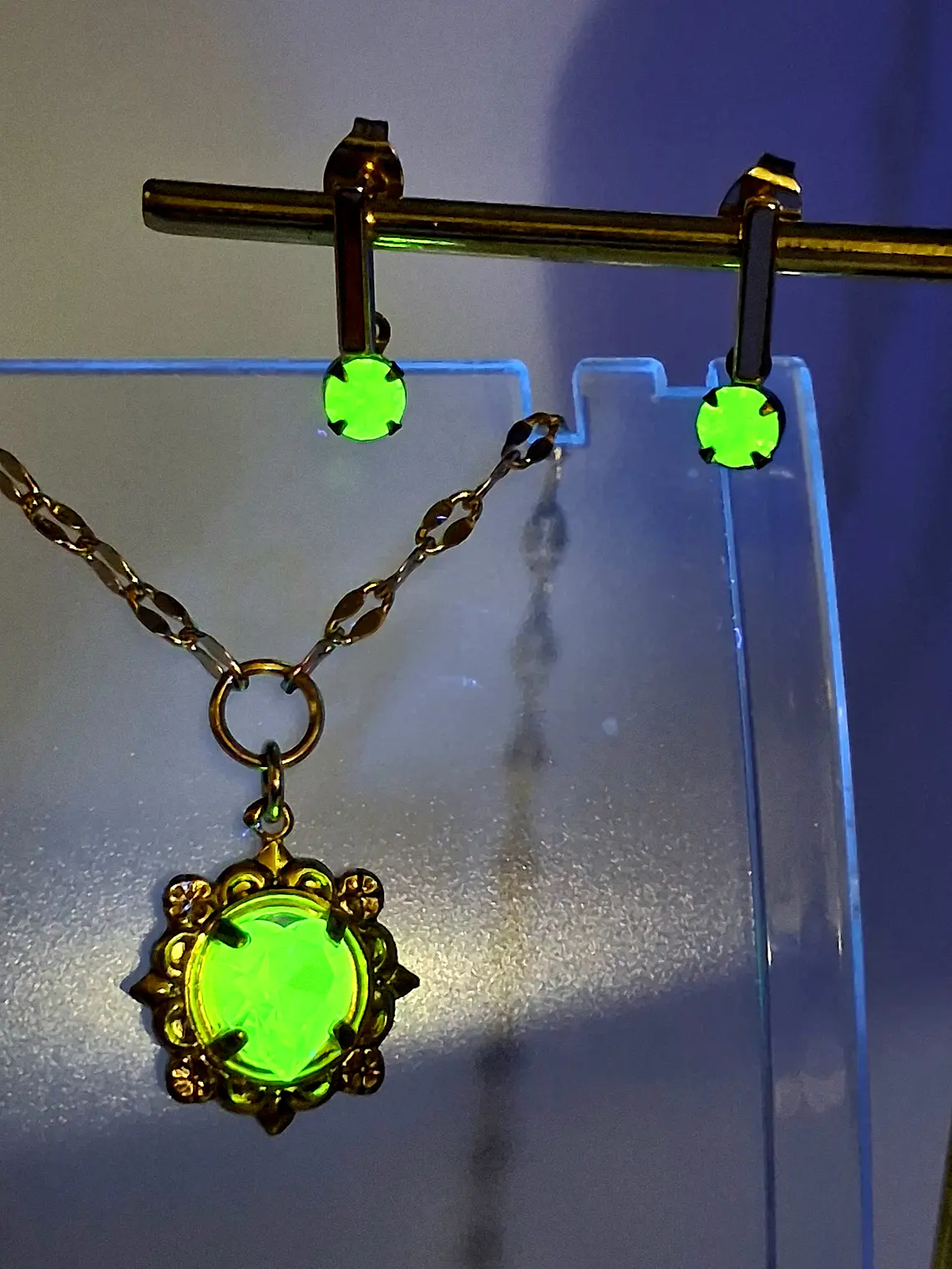 Gold plated Heart cut Uranium glass Pendant/Earrings Set  #Bs026 4