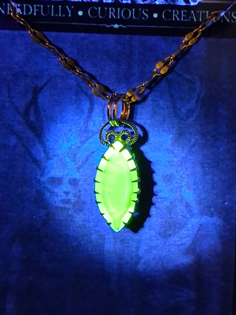 Delicate Green apple Uranium glass pendant  #Bp030 4