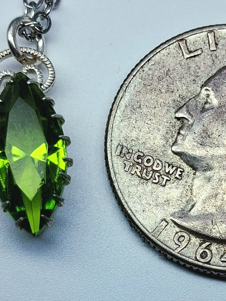 Delicate Tourmaline green Uranium glass pendant -        #Bp045 4