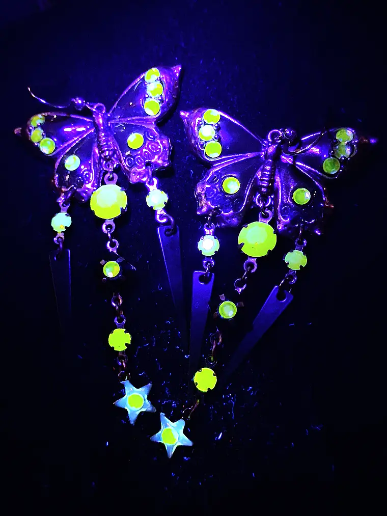 Amazing, Whimsical butterfly Pink and yellow Uranium glass earrings -       #Be061 7