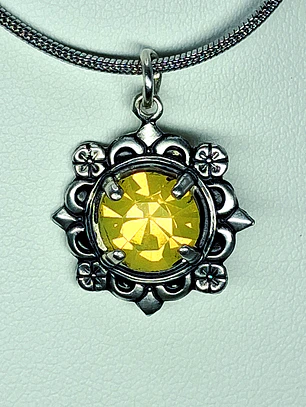 Simple yellow opal Uranium glass necklace -       #Bp070