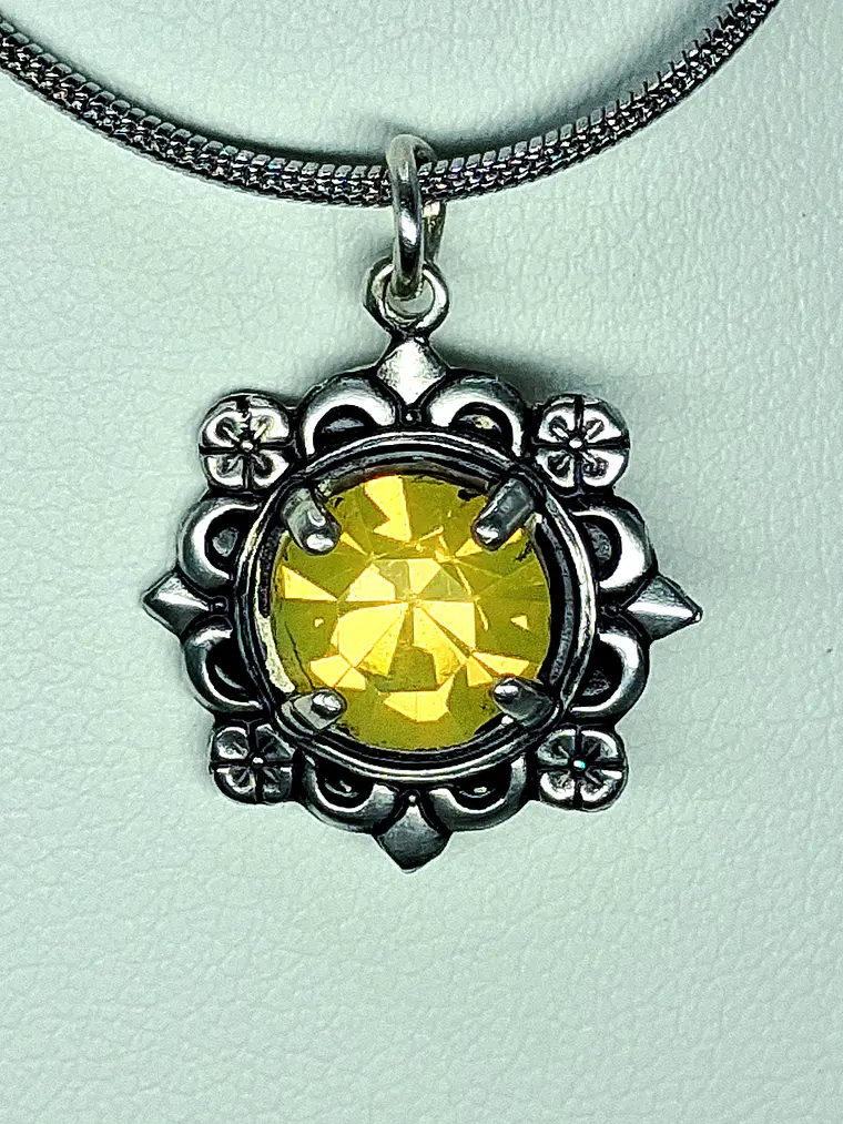 Simple yellow opal Uranium glass necklace -       #Bp070 2