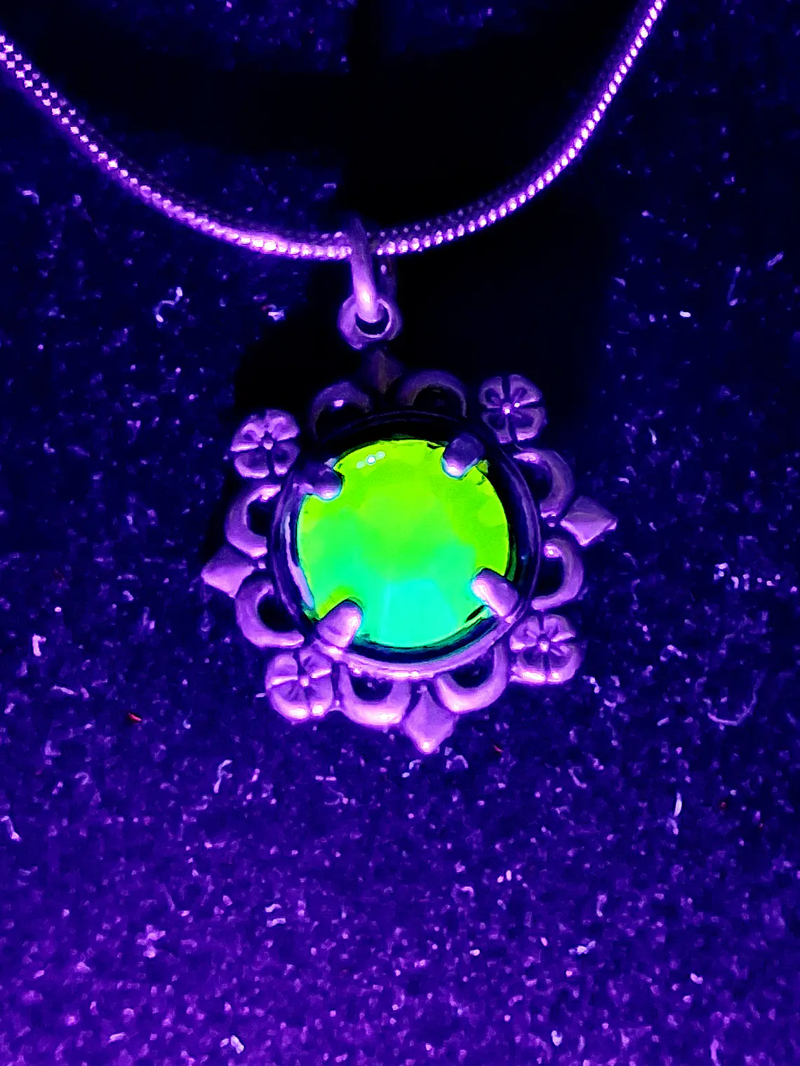 Simple yellow opal Uranium glass necklace -       #Bp070 6