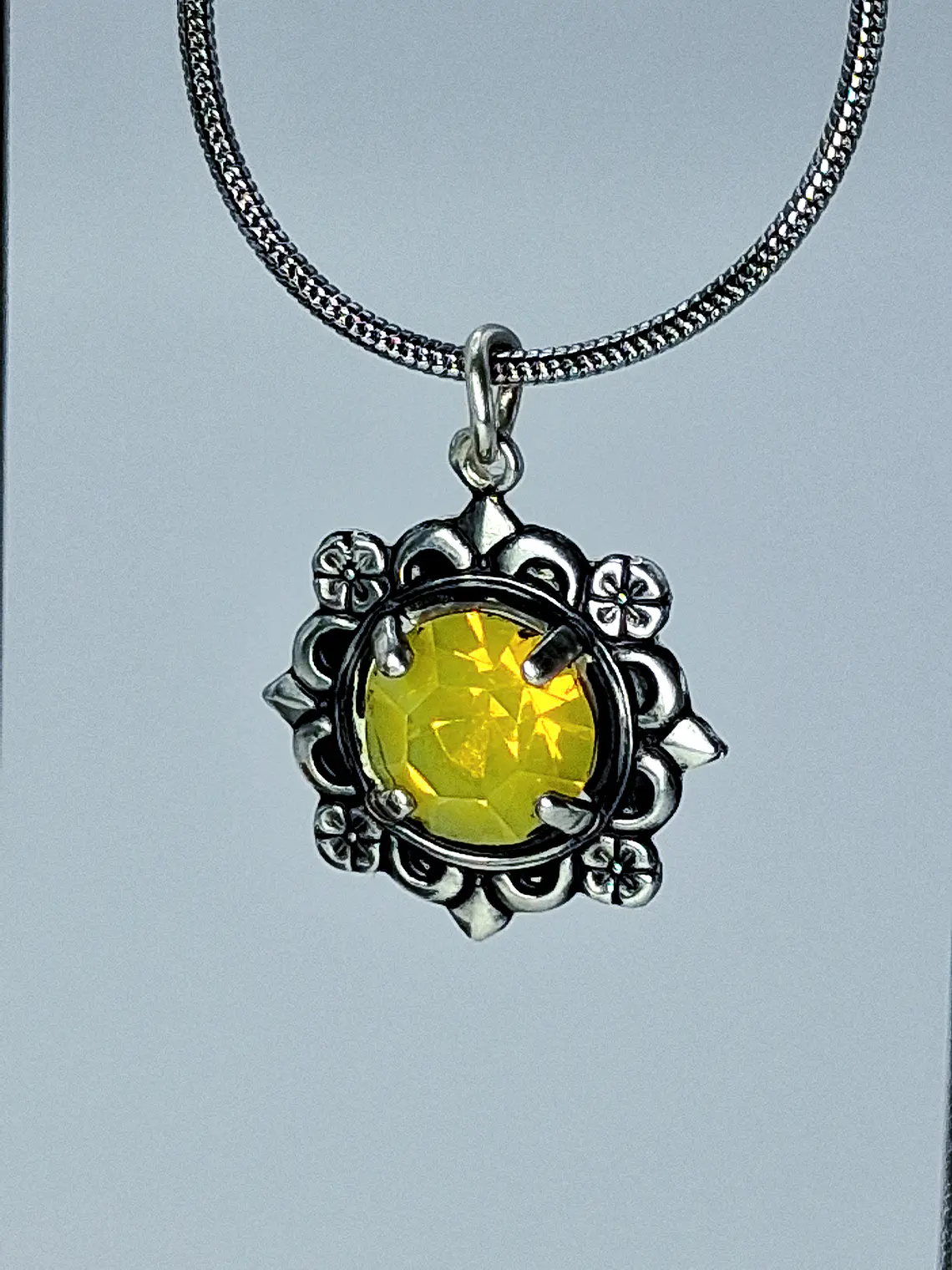 Simple yellow opal Uranium glass necklace -       #Bp070 3