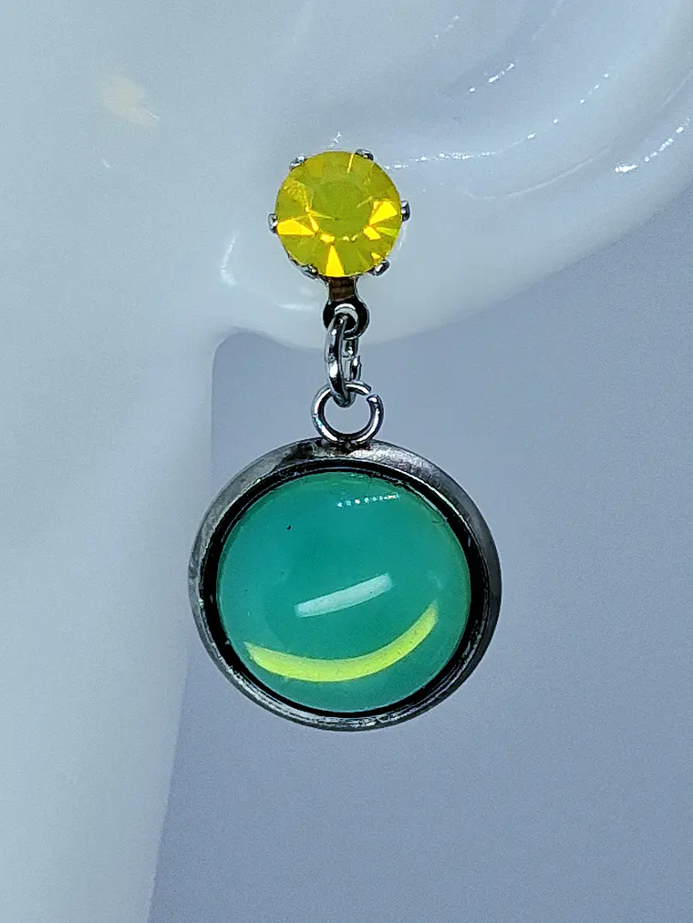 Contemporary Yellow and green opal Uranium glass earrings -      #Be075 1