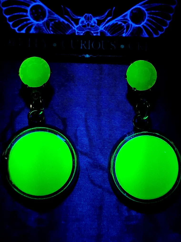 Contemporary Yellow and green opal Uranium glass earrings -      #Be075 4