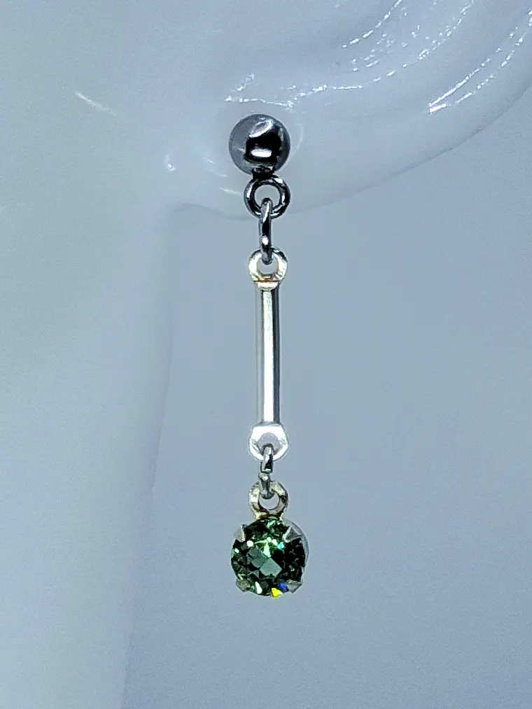 Delicate silver Apple green Uranium glass earrings  -          #Be076 1