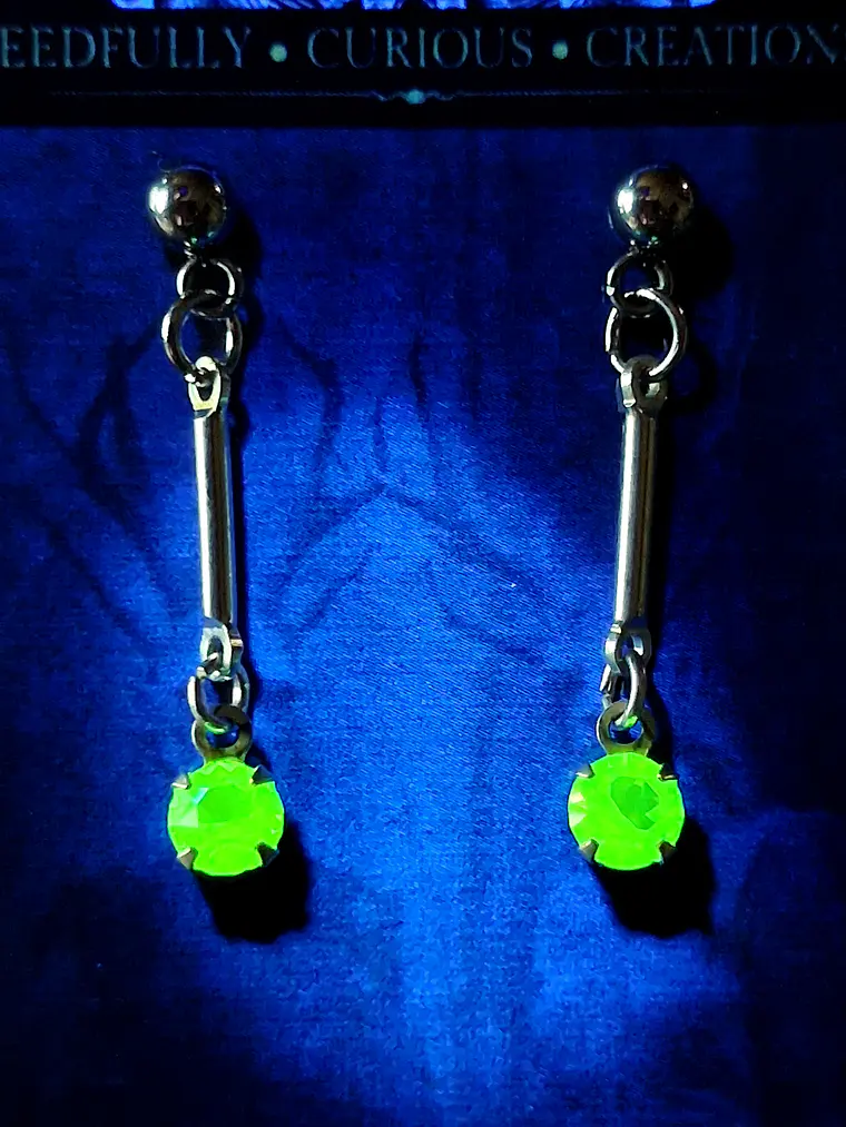 Delicate silver Apple green Uranium glass earrings  -          #Be076 4