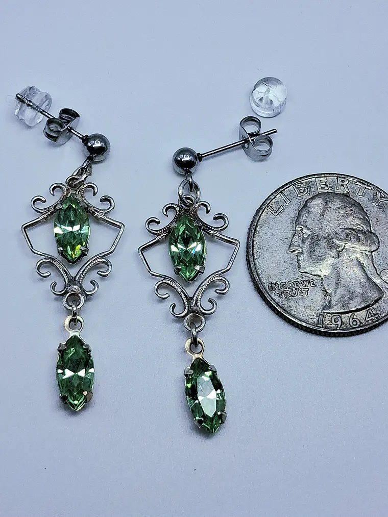 Beautiful and dainty dangles in silver with Green Uranium glass -          Be084 5