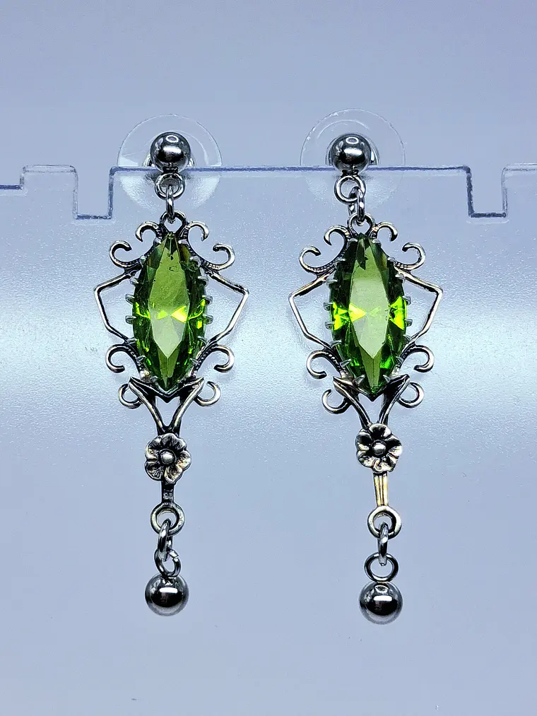 Beautiful, floral Tourmaline green Uranium glass earrings -         #Be086 4