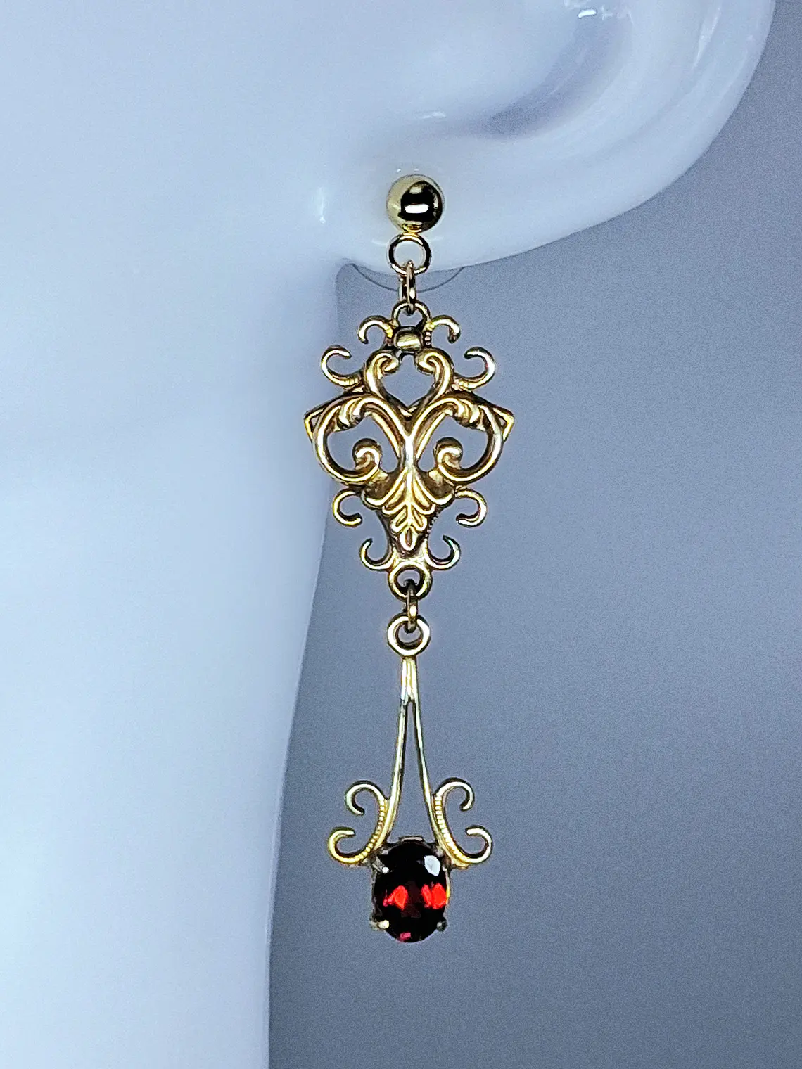 Beautiful feminine Victorian style Red garnet earrings -         Be089 2
