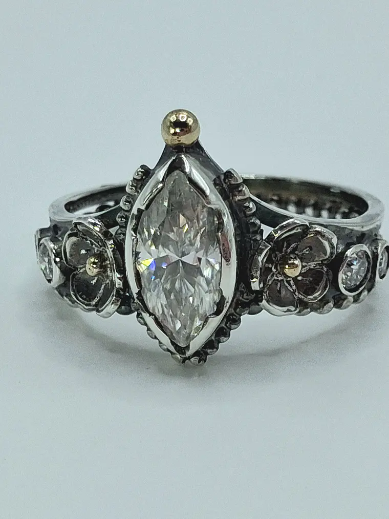 Sz7.5 - Dainty, floral 1ct Moisonite, Sterling and gold ring - VIDEO 1