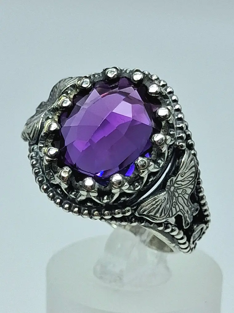 Sz8 - Beautiful & Gothic - Purple sapphire Luna moth ring - Sterling - Video 1